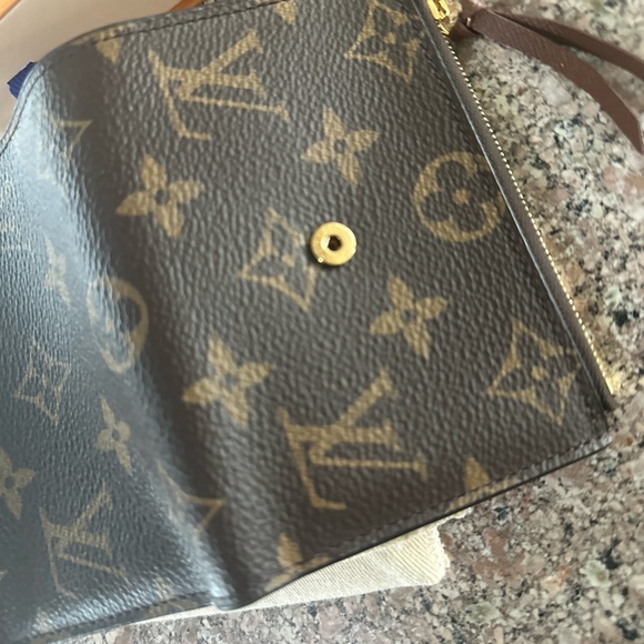Louis Vuitton Victorine Wallet - Picture 10 of 11